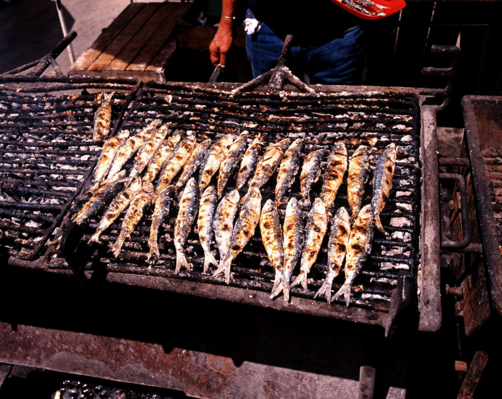 Grilling sardines