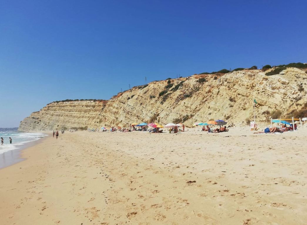 Praia de Porto de Mós The 1 Guide to Our Favourite Beach of Lagos