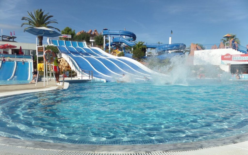 Slide & Splash the Complete Guide To This Popular Water Park